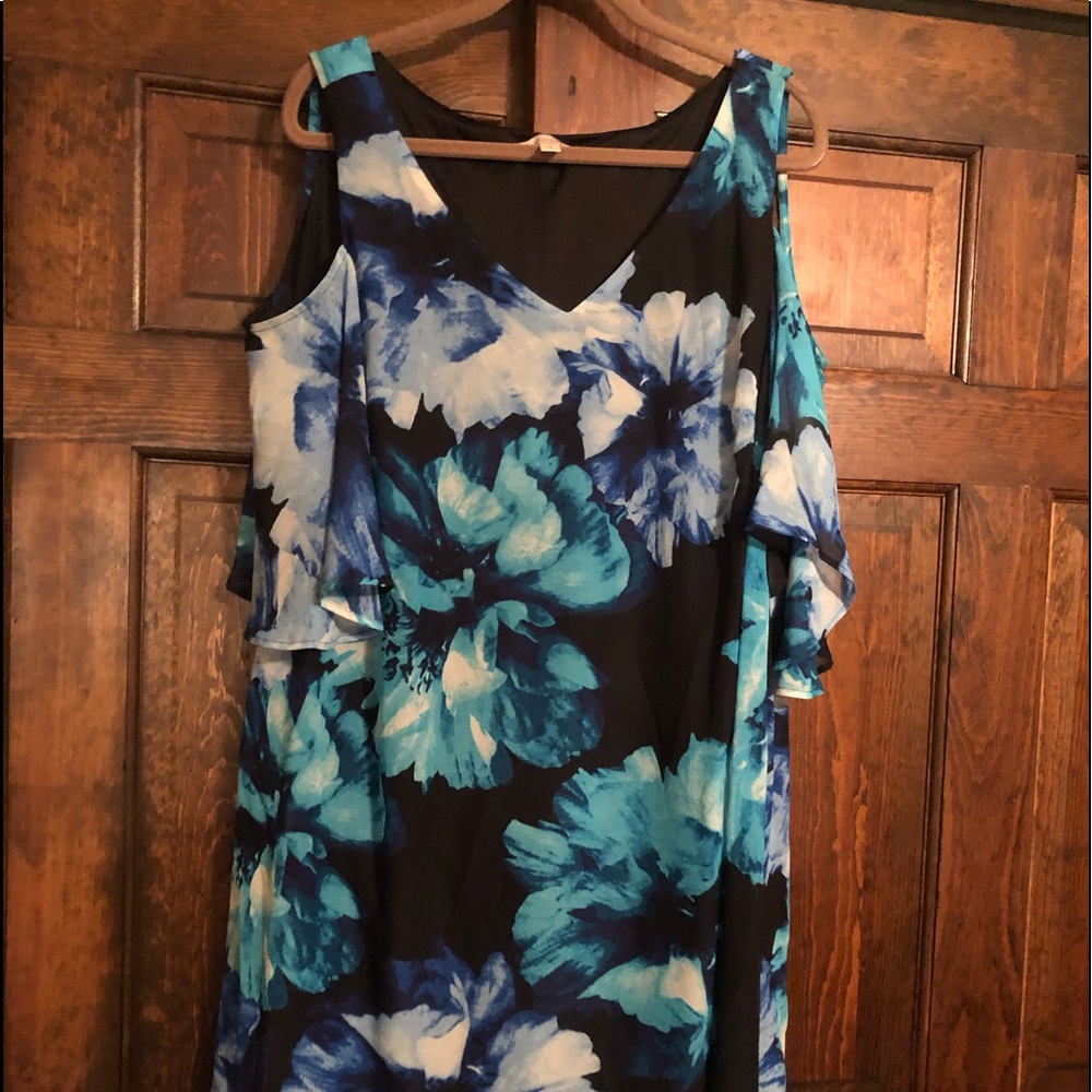 BRAND NEW Women’s Dress!!!